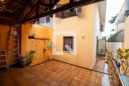 Casa à venda com 168m², 4 quartos e 2 vagasQuintal