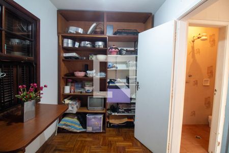 Casa à venda com 168m², 4 quartos e 2 vagasQuarto de Serviço