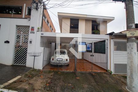 Casa à venda com 168m², 4 quartos e 2 vagasFachada