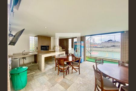 Apartamento à venda com 98m², 3 quartos e 2 vagasChurrasqueira