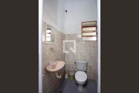 Banheiro de casa para alugar com 1 quarto, 44m² em Barro Vermelho, São Gonçalo