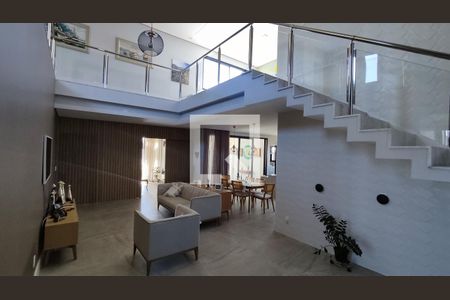 Casa de condomínio à venda com 523m², 4 quartos e 4 vagasSala