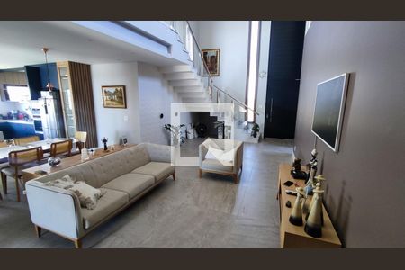 Casa de condomínio à venda com 523m², 4 quartos e 4 vagasSala