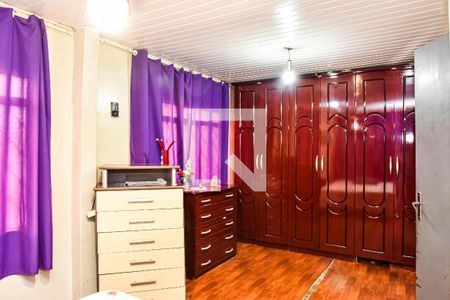 Suíte de casa à venda com 5 quartos, 200m² em Costa E Silva, Porto Alegre