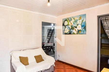 Sala de casa à venda com 5 quartos, 200m² em Costa E Silva, Porto Alegre