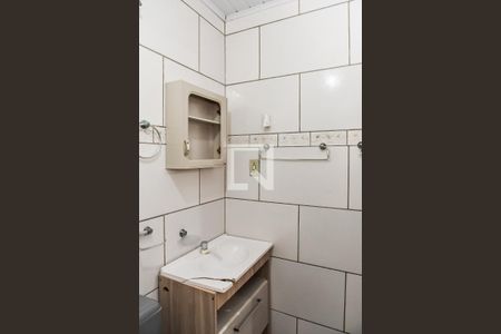 Banheiro da Suíte de casa à venda com 5 quartos, 200m² em Costa E Silva, Porto Alegre