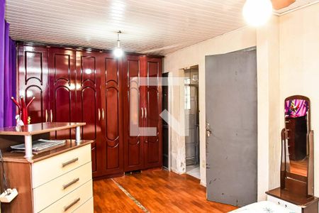 Suíte de casa à venda com 5 quartos, 200m² em Costa E Silva, Porto Alegre