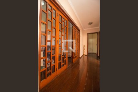 Casa à venda com 363m², 5 quartos e 2 vagasCorredor