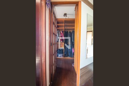 Casa à venda com 363m², 5 quartos e 2 vagasSuite