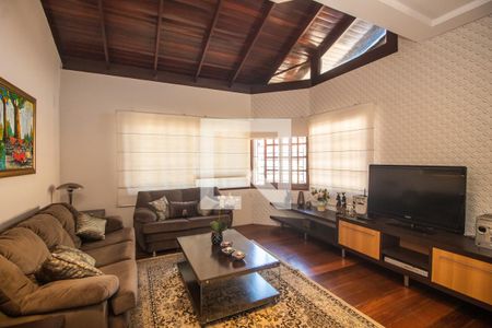 Sala de casa à venda com 5 quartos, 363m² em Camaquã, Porto Alegre