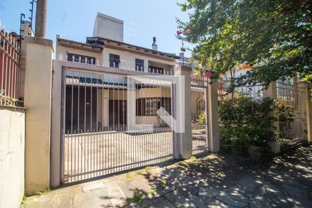 Casa à venda com 363m², 5 quartos e 2 vagasFachada
