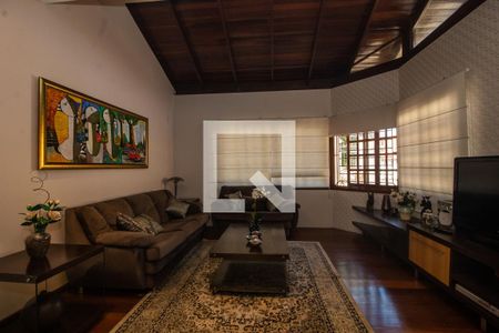 Casa à venda com 363m², 5 quartos e 2 vagasSala