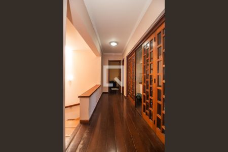 Casa à venda com 363m², 5 quartos e 2 vagasCorredor