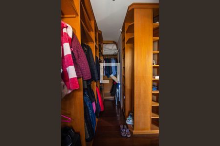 Casa à venda com 363m², 5 quartos e 2 vagasSuite