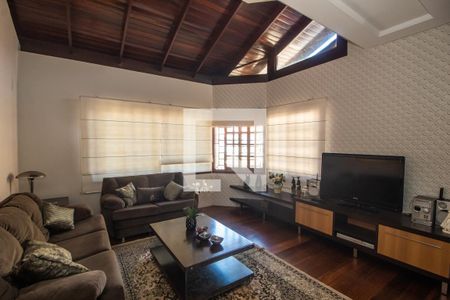 Sala de casa à venda com 5 quartos, 363m² em Camaquã, Porto Alegre
