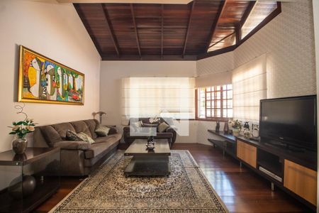 Sala de casa à venda com 5 quartos, 363m² em Camaquã, Porto Alegre