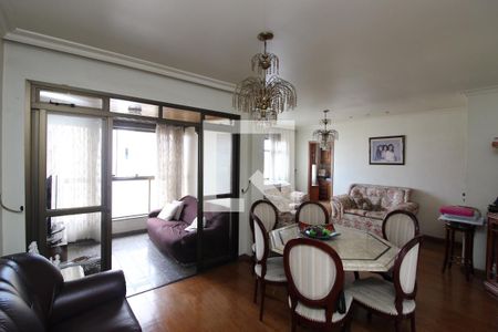 Sala  de apartamento para alugar com 4 quartos, 148m² em Coração Eucarístico, Belo Horizonte