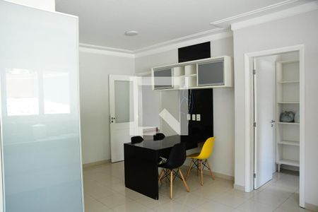 Casa de condomínio para alugar com 582m², 4 quartos e 4 vagasCozinha