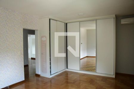 Casa de condomínio para alugar com 582m², 4 quartos e 4 vagasSuíte 1 