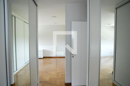 Casa de condomínio para alugar com 582m², 4 quartos e 4 vagasSuíte 4 