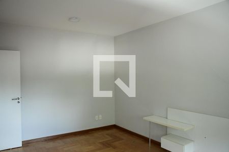 Casa de condomínio para alugar com 582m², 4 quartos e 4 vagasSuíte 3 