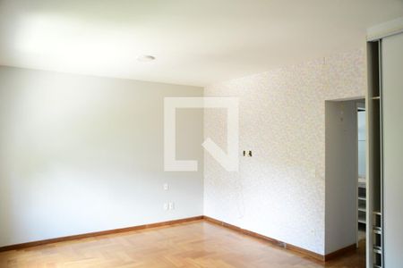 Casa de condomínio para alugar com 582m², 4 quartos e 4 vagasSuíte 1 
