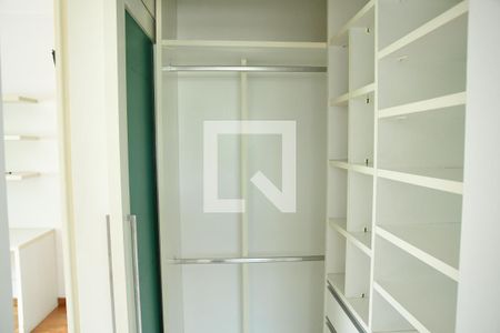 Casa de condomínio para alugar com 582m², 4 quartos e 4 vagasBanheiro da Suíte 2 