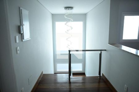 Casa de condomínio para alugar com 582m², 4 quartos e 4 vagasescadas