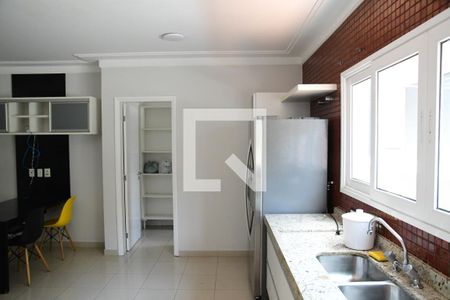 Casa de condomínio para alugar com 582m², 4 quartos e 4 vagasCozinha