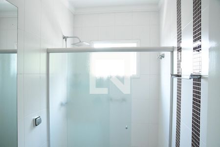 Casa de condomínio para alugar com 582m², 4 quartos e 4 vagasBanheiro da Suíte 2 