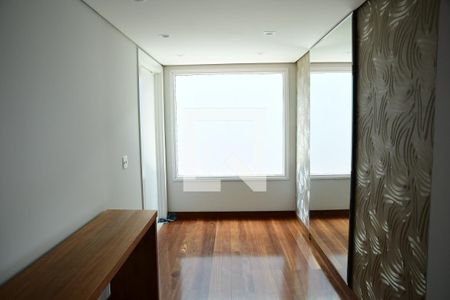 Casa de condomínio para alugar com 582m², 4 quartos e 4 vagasSala