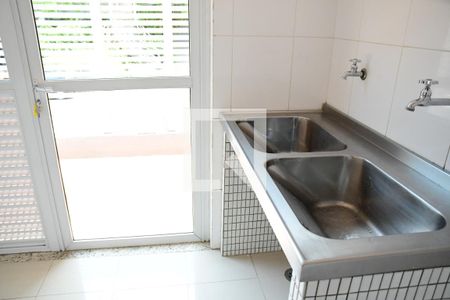 Casa de condomínio para alugar com 582m², 4 quartos e 4 vagasÁrea de Serviço