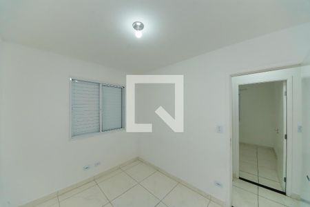 Quarto 1 de apartamento para alugar com 2 quartos, 50m² em  Vila Antonieta, São Paulo
