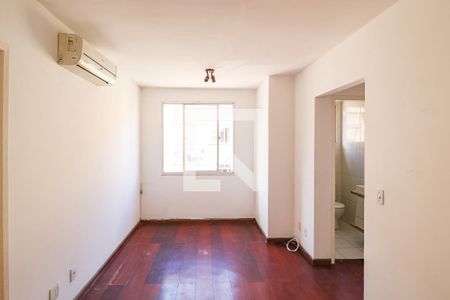 Sala de apartamento à venda com 2 quartos, 70m² em Teresópolis, Porto Alegre