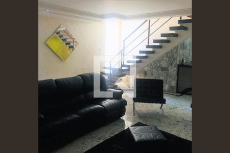 Casa à venda com 3 quartos, 440m² em Vila Carrao, São Paulo