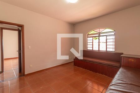 Sala de casa para alugar com 4 quartos, 284m² em Maria Virgínia, Belo Horizonte