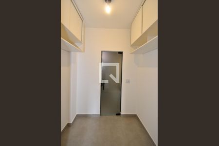 Apartamento para alugar com 90m², 2 quartos e 1 vaga Apartamento para alugar com 90m², 2 quartos e 1 vagaCloset