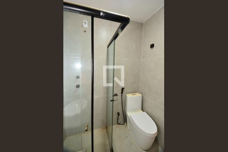 Apartamento para alugar com 90m², 2 quartos e 1 vaga Apartamento para alugar com 90m², 2 quartos e 1 vagaBanheiro social