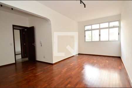 Sala de apartamento para alugar com 2 quartos, 90m² em Sion, Belo Horizonte