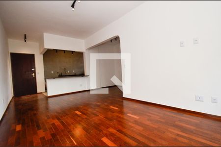 Sala de apartamento para alugar com 2 quartos, 90m² em Sion, Belo Horizonte