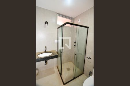 Apartamento para alugar com 90m², 2 quartos e 1 vaga Apartamento para alugar com 90m², 2 quartos e 1 vagaBanheiro social
