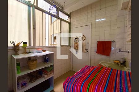 Apartamento à venda com 156m², 3 quartos e 1 vaga Apartamento à venda com 156m², 3 quartos e 1 vagaÁrea serviço