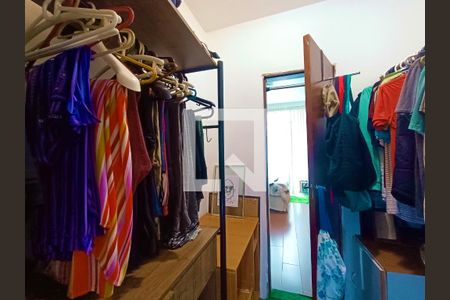 Apartamento à venda com 156m², 3 quartos e 1 vaga Apartamento à venda com 156m², 3 quartos e 1 vagaSuíte closet