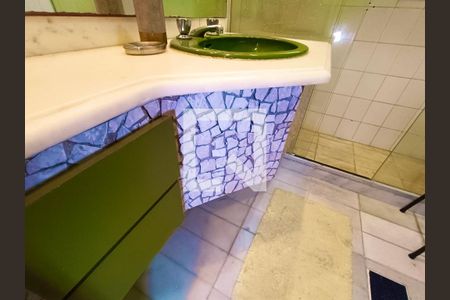 Apartamento à venda com 156m², 3 quartos e 1 vaga Apartamento à venda com 156m², 3 quartos e 1 vagaSuíte banheiro