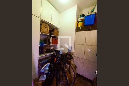 Apartamento à venda com 156m², 3 quartos e 1 vaga Apartamento à venda com 156m², 3 quartos e 1 vagaQuarto serviço