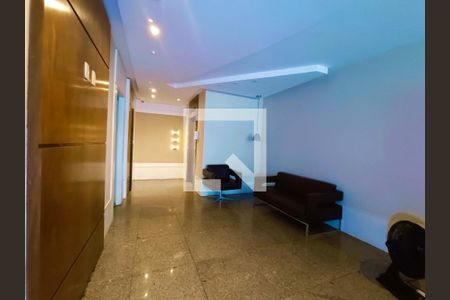 Apartamento à venda com 156m², 3 quartos e 1 vaga Apartamento à venda com 156m², 3 quartos e 1 vagaPortaria