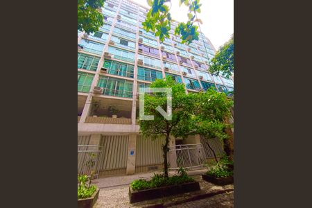 Apartamento à venda com 156m², 3 quartos e 1 vaga Apartamento à venda com 156m², 3 quartos e 1 vagaFachada com cartaz QA