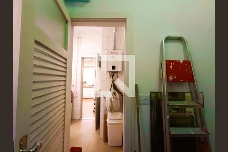 Apartamento à venda com 156m², 3 quartos e 1 vaga Apartamento à venda com 156m², 3 quartos e 1 vagaQuarto serviço