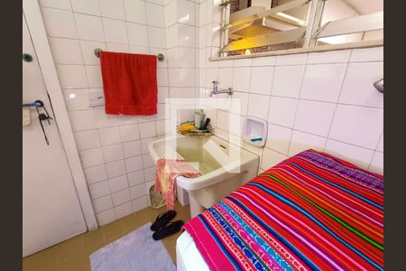 Apartamento à venda com 156m², 3 quartos e 1 vaga Apartamento à venda com 156m², 3 quartos e 1 vagaÁrea serviço