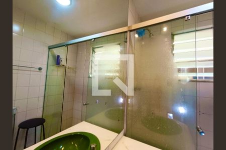 Apartamento à venda com 156m², 3 quartos e 1 vaga Apartamento à venda com 156m², 3 quartos e 1 vagaSuíte banheiro